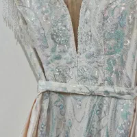 لباس مجلسی دنباله دار به فروش میرسد..