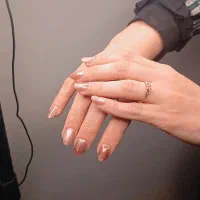 سلام اگه دوست دارین باکم ترین هزینه ۲۰۰ کاشت