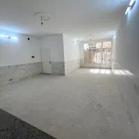 منزل بسیار تمیز و دلباز|اجارهٔ خانه و ویلا|قم, دروازه چوبی|دیوار