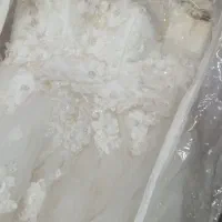 لباس عروس و کفش مجلسی