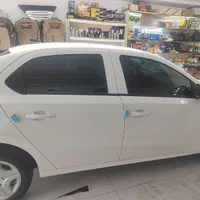 نصب شیشه دودی در سالن باضمانت 2 ساله