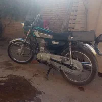 موتور هندا مدل ۸۲ و یک یاماها 100 تمیز