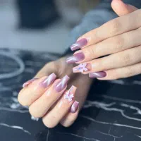 کاشت ناخن با 8سال سابقه قیمت ۳۰۰