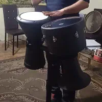 داربوکا و تمپو با پایه