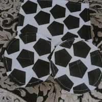 دستگیره و زیر قابلمه ای و دستمال آشپزخانه
