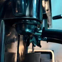 باریستا برای کافه اف ایزدشهر