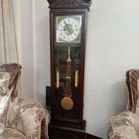 یک عدد ساعت ایستاده در حدنو