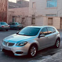 برلیانس ۳۲۰