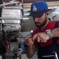 کارگاه مجاز سرویسکار تعمیر تعمیرکار پکیج آبگرمکن