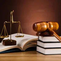 وکیل پایه یک با سابقه و متعهد