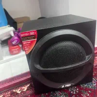 بلندگو یا باند بلوتوثی و دارای جای فلش