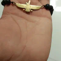 گردنبند فروهر|بدلیجات|شیراز, فرهنگ شهر|دیوار