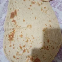 نان تازه و محلی و خانگی