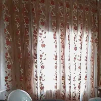 پرده نو سالم بدون هیچ پارگی شسته شده و تمیز