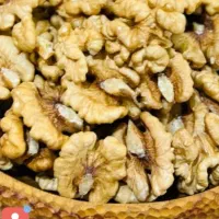 انواع گردو ومغز گردو تویسرکان