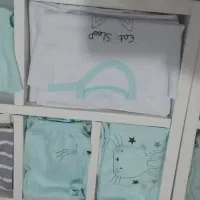 فروش فوری وسایل نوزاد با یع دست لباس محلی بنفش