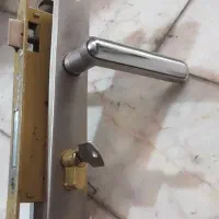 قفل ودستگیره