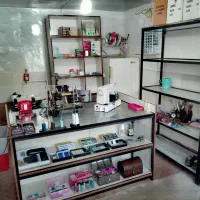 میز کار آهنی و MDF (بخش جلویی ویترین)