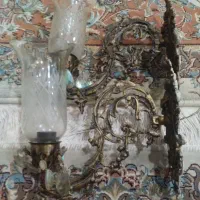 چراغ دیوار کوب
