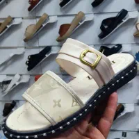 ۳۰۰جفت دمپایی زنانه|کیف، کفش، کمربند|ملکشاهی, |دیوار