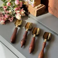 قاشق آجیل طلایی دسته چوبی|ظروف سرو و پذیرایی|کرمان, |دیوار