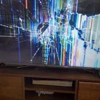 خرید فروش ال ای دی شکسته