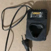 شارژر دریل دی والت