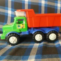 کامیون بزرگ جنس قدیمی بسیار محکم