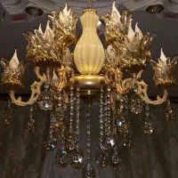 دو عدد لوستر ده شعله برنجی (یکجفت)و دوعدد آباژور