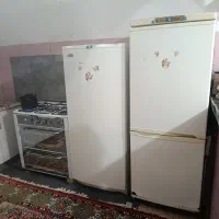 دو عدد یخچال و یک عدد اجاق گاز
