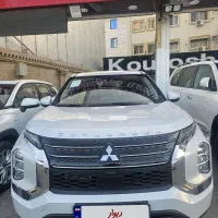 میتسوبیشی اوتلندر m لاین