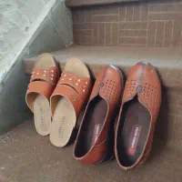 کفش وصندل رنگ اجری درحد نو 550تومن