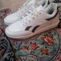 وسایل همه نونو هستن کفش کیف چاقو کمربند کلاه و...