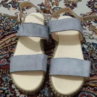 یک جفت کفش زنانه