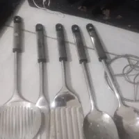 تعدادی لوازم کاربردی اشپزخانه
