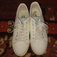 کتونی زنانه سایز ۴۰ در حد نو|کیف، کفش، کمربند|رشت, استقامت ۱|دیوار