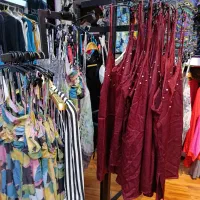 فروش عمده پوشاک مردانه و زنانه زیر قیمت|عمدهفروشی|کیش, |دیوار