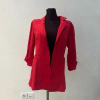 کت صورتی|لباس|شهریار, شهریار|دیوار