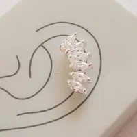 پرسینگ گوش نقره نگینی سفید