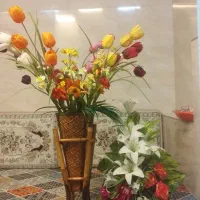 گل مصنوعی با گلدان چوبی