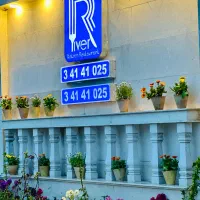 استخدام همکار خانم در آشپزخونه