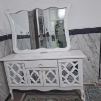 آینه و کنسول بسیار شیک