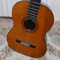 گیتار یاماها c70 با وسایل