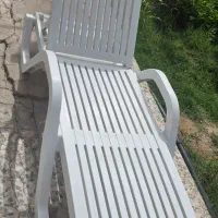 تخت زیبا وشیک استخری