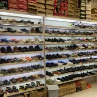 ویترین کفش فروشی در حد نو مناسب بوتیک و فروشگاه