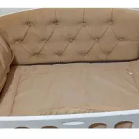 تخت کنار مادر تمیز
