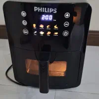 یک دستگاه ایرفایر سرخ کن فیلیپس