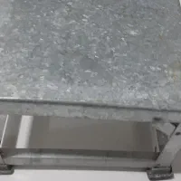 چهارپایه کوچک فلزی