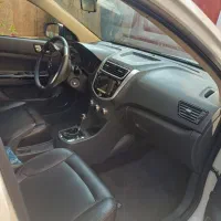 جک j4 مدل ۱۴۰۳ بیرنگ و بدون لیسه در حد صفر