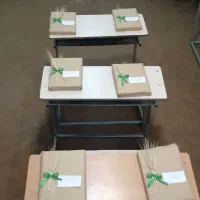 نیمکت چوبی مدرسه